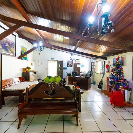 Hostel Chapada dos Guimarães Екстериор снимка